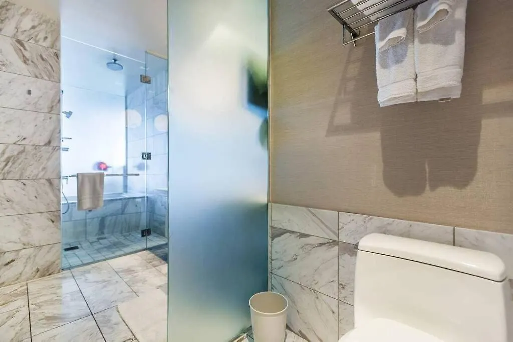 Stylish Palms Mountain View Studio Balcony Access 28309 Las Vegas