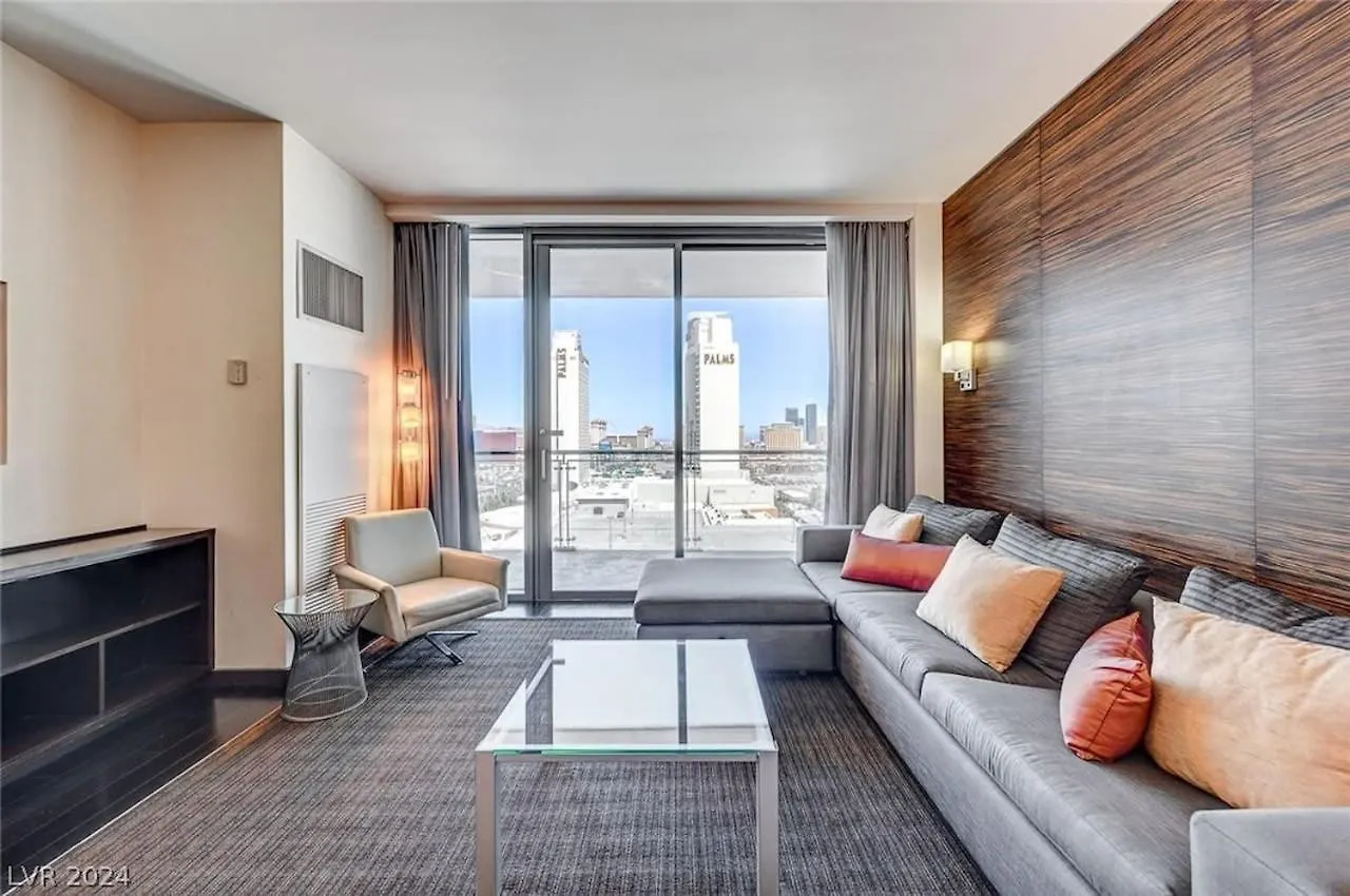 Stylish Palms Mountain View Studio Balcony Access 28309 Las Vegas
