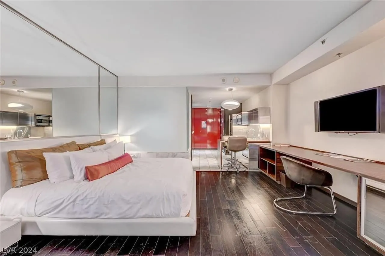 Stylish Palms Mountain View Studio Balcony Access 28309 라스베이거스